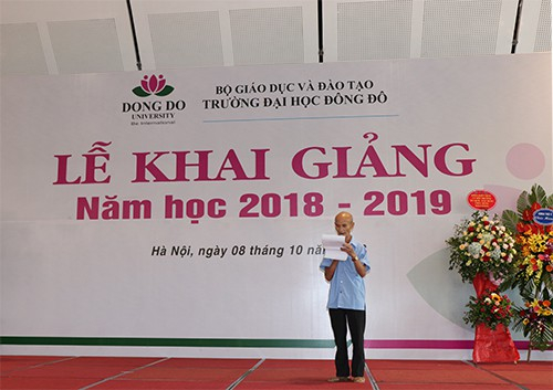 Cụ Linh đọc thơ trong Lễ khai giảng trường ĐH Đ&ocirc;ng Đ&ocirc; năm học 2018 - 2019