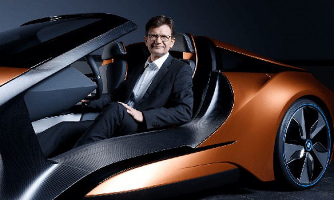 Klaus Frohlich - gi&aacute;m đốc ph&aacute;t triển sản phẩm của BMW.