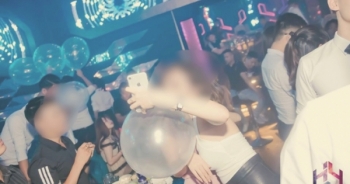 Kỳ 2 - Những trái "Funky Ball" tràn ngập ở Bar Hey Club khiến dân chơi hưng phấn