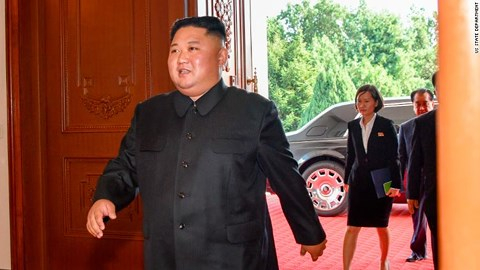 Lộ ảnh ông Kim Jong-un tậu xế sang Rolls-Royce màu đen mới cóng