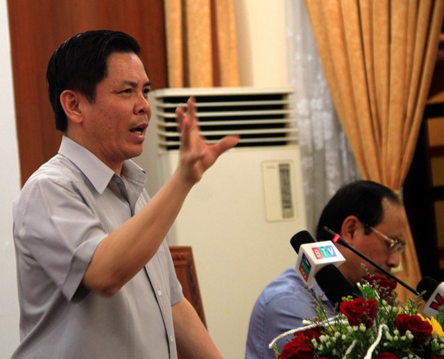 Bộ trưởng Bộ GTVT Nguyễn Văn Thể khẳng định sẽ cho dừng thu ph&iacute; nếu c&aacute;c chủ đầu tư chậm sửa chữa quốc lộ hư hỏng.