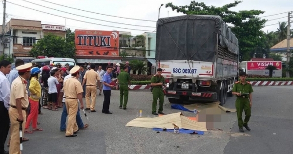 Tiền Giang: Vợ và mẹ vợ cán bộ công an tử vong dưới gầm xe tải