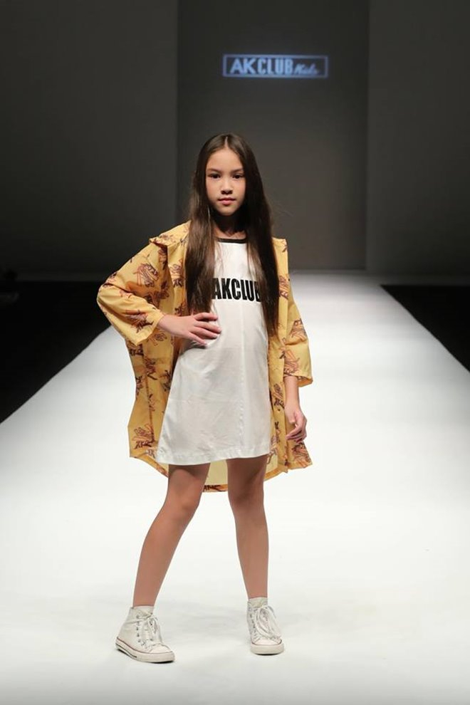 Xu&acirc;n Lan đưa 4 học tr&ograve; nh&iacute; đến Shanghai Fashion Week