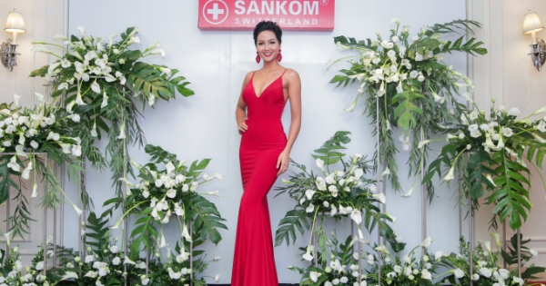 Hoa hậu H’hen Niê khoe dáng cực chuẩn với đầm đỏ quyến rũ