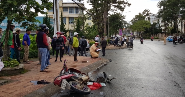 Lâm Đồng: Xế hộp gây tai nạn liên hoàn, 4 người nhập viện