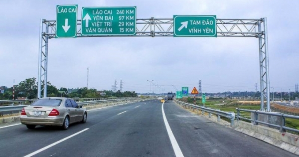 Phân luồng cao tốc Nội Bài-Lào Cai để sửa đường tránh cầu Ngòi Thủ