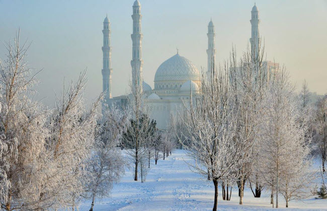Astana, Kazakhstan: Astana l&agrave; một trong những th&agrave;nh phố lạnh nhất tr&ecirc;n thế giới, khi nhiệt độ ở đ&acirc;y v&agrave;o th&aacute;ng 1 chỉ l&agrave; -15,9 độ C.