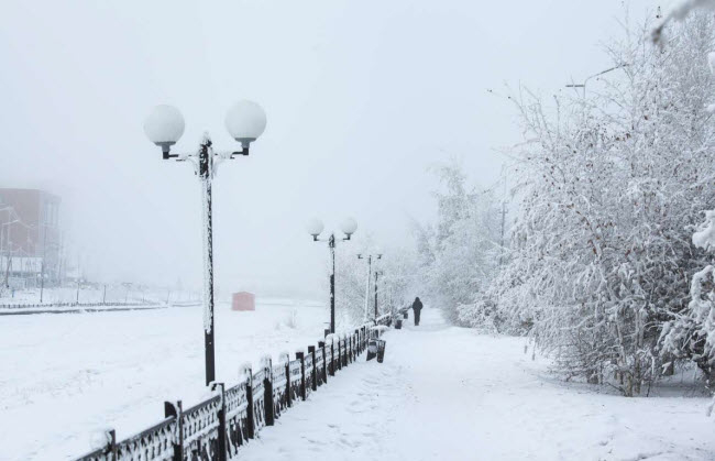 Yakutsk, Nga: Khu vực sinh sống của 250.000 người được coi l&agrave; th&agrave;nh phố lạnh nhất thế giới, với nhiệt độ trung b&igrave;nh v&agrave;o th&aacute;ng 1 hằng năm chỉ -40, 9 độ C.