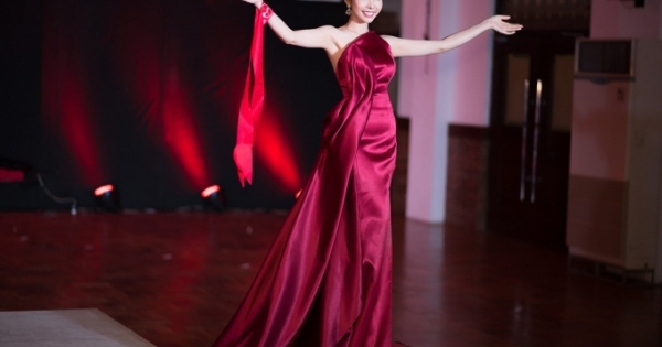 Huỳnh Vy diện váy dạ hội rực rỡ, khuynh đảo sàn diễn Hoa hậu Du lịch Thế giới 2018