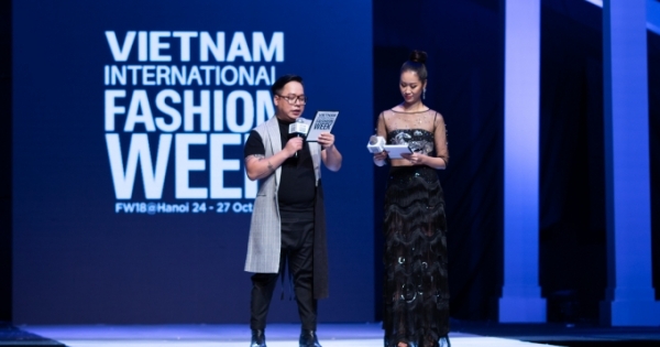 duong thuy linh thay hai bo dam tai vietnam international fashion week