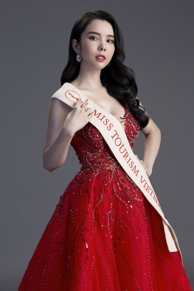Huỳnh Vy sẵn s&agrave;ng cho chung kết Miss Tourism Queen Worldwide 2018