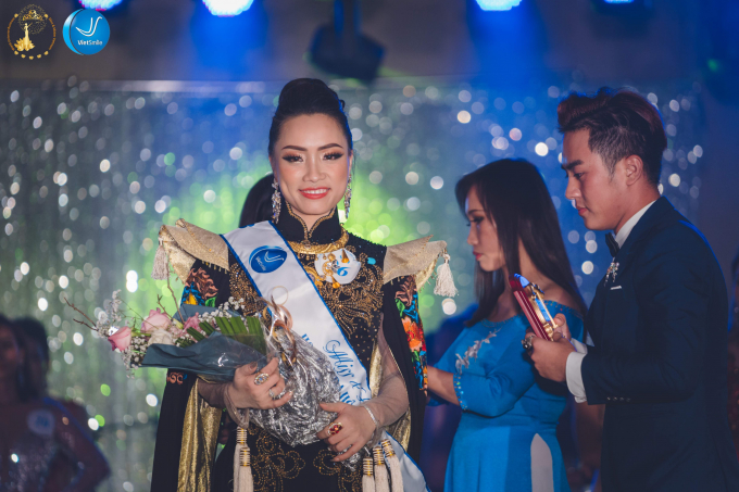 Nguyễn Thị Phương, SBD 06 l&agrave; người đẹp Việt Nam đoạt ng&ocirc;i vị hoa hậu của cuộc thi.