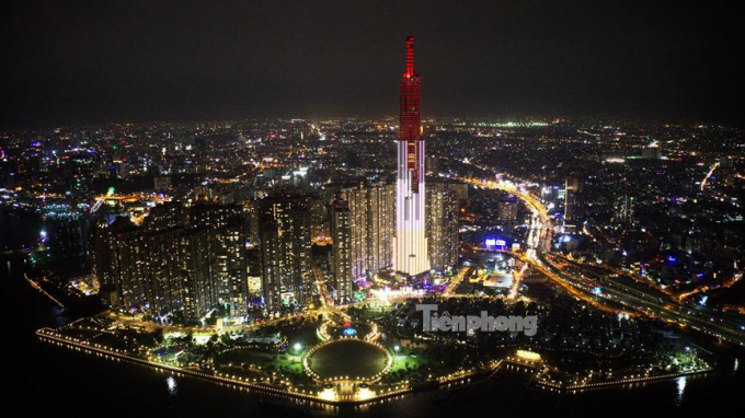 T&ograve;a nh&agrave; Landmark c&oacute; chiều cao 461,3 m, trở th&agrave;nh to&agrave; nh&agrave; cao nhất Việt Nam v&agrave; nằm trong top 15 to&agrave; nh&agrave; cao nhất thế giới.&nbsp;