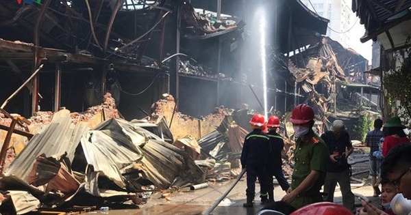 Cháy công ty Rạng Đông: Người dân đã quay trở lại nhưng vẫn bất an