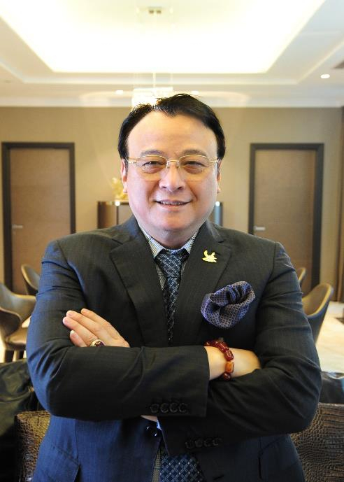 Ông Đỗ Anh Dũng - Chủ tịch Tập đoàn Tân Hoàng Minh được vinh danh là Doanh nhân xuất sắc APEA 2019.