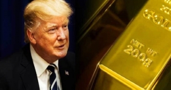 Giá vàng hôm nay 4/10: Ông Trump mở chiến trường thương mại với Châu Âu, vàng tăng 