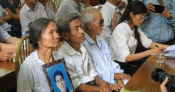 Video: Sau khi Pháp luật Plus vào cuộc, VKSND tỉnh đã xin lỗi 3 người dân oan gần 40 năm trước ở Vĩnh Phúc