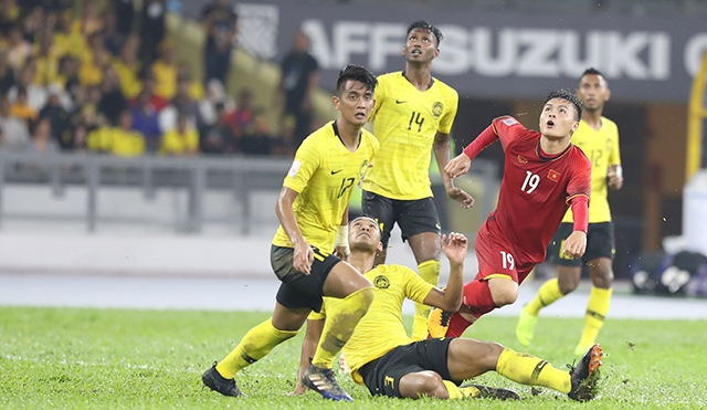 20h ngày 10/10, trực tiếp Việt Nam vs Malaysia: 'Bắn hổ' lần 3!