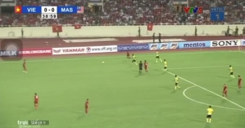 Xem lại bàn thắng ngẫu hứng của Quang Hải vào lưới Malaysia
