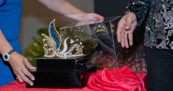 Trình làng Vương miện Hoa hậu Đại dương Doanh nhân quốc tế trị giá 2 tỉ đồng