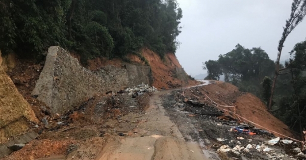 Lâm Đồng: Đường 80 tỷ ở huyện Đạ Tẻh chưa bàn giao đã sụt lún nghiêm trọng