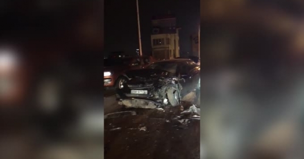 Video: Hiện trường kinh hoàng vụ tai nạn giao thông giữa 3 ô tô làm nổ túi khí trên cầu Vĩnh Tuy