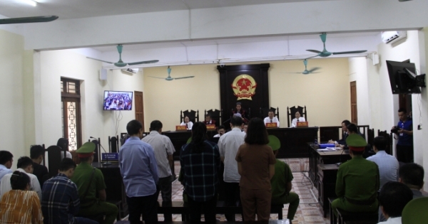 Các bị cáo trong vụ gian lận điểm thi tại Hà Giang lĩnh 19 năm tù