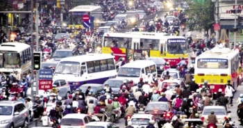 Tin kinh tế 6AM: Tìm hướng hạn chế xe máy nội đô Hà Nội; Cuối năm, xe giá rẻ đứng yên