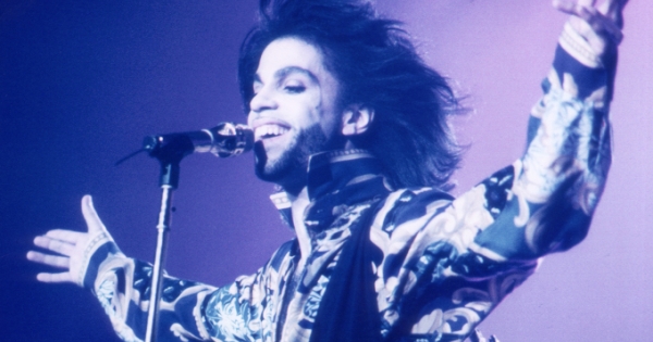 Ra mắt hồi ký tiết lộ nhiều góc khuất ‘The Beautiful Ones’ của Prince