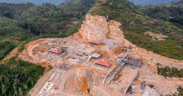 Xẻ núi xây chùa Lũng Cú, Hà Giang 