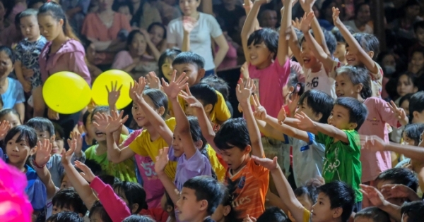 Hơn 6.000 phần quà Trung thu tới trẻ em đồng bào dân tộc S"tiêng tại Bù Đăng