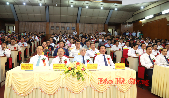 Các đại biểu T.Ư và lãnh đạo tỉnh dự hội nghị.