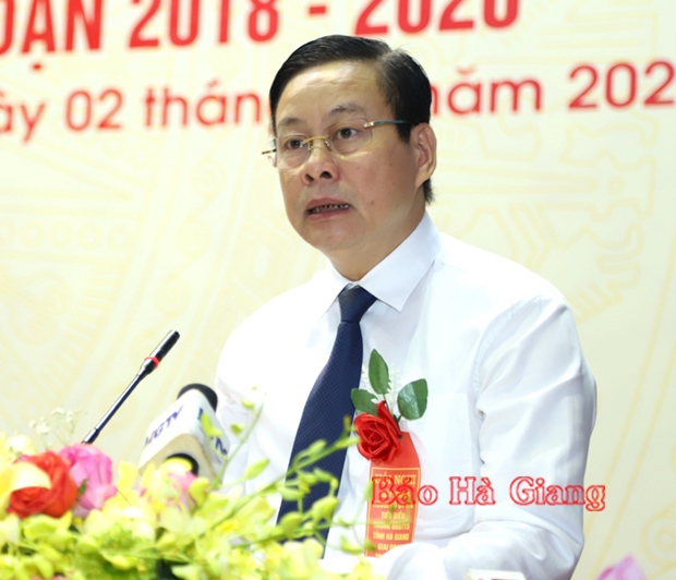 Chủ tịch UBND tỉnh Nguyễn Văn Sơn khai mạc hội nghị.