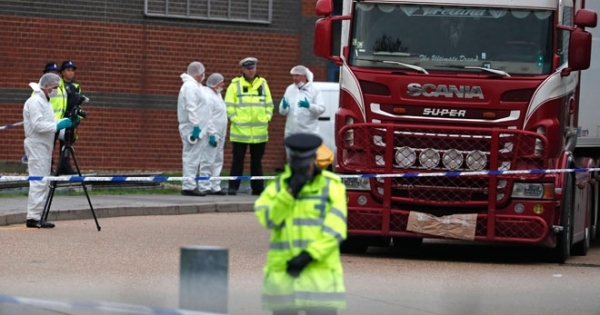 Đang xét xử vụ án 39 người Việt chết trong xe container tại Anh