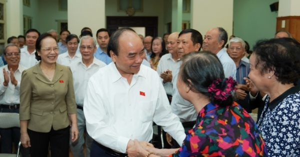 Thủ tướng giải đáp nhiều vấn đề ‘nóng’ từ cử tri CLB Bạch Đằng