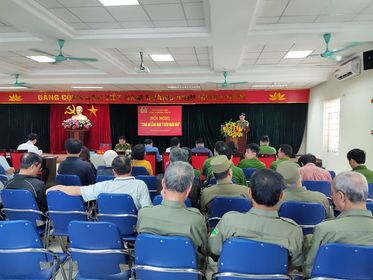 Đồng chí Thượng tá Võ Xuân Đương- Phó trưởng Công an quận Ba Đình chỉ đạo hội nghị
