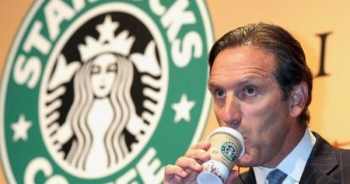 starbucks howard schultz tu ga nhat rac den ong chu thuong hieu ca phe toan the gioi