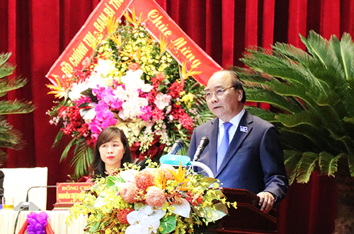 Đồng chí Nguyễn Xuân Phúc – Ủy viên Bộ Chính trị, Thủ tướng Chính phủ phát biểu chỉ đạo Đại hội