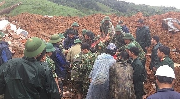 Vụ sạt lở núi kinh hoàng ở khu vực đóng quân của Đoàn KT-QP 337: Đã tìm thấy thi thể 6 cán bộ, chiến sĩ