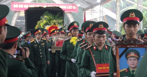 Nghệ An: Tiễn biệt bốn liệt sĩ hi sinh ở Rào Trăng 3 về với đất mẹ