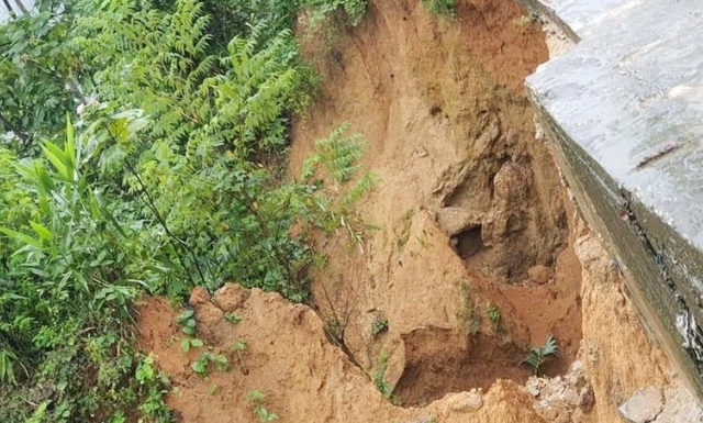 Nhiều nơi ngập nước, sạt lở đất đá nghiêm trọng do mưa lũ ở Nghệ An