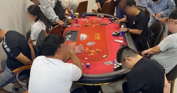 TP HCM: Phá "sòng Poker" có người nước ngoài tham gia