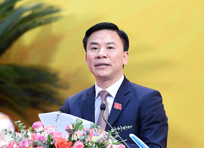 Ông Đỗ Trọng Hưng, Phó Bí thư Thường trực Tỉnh ủy, Trưởng Đoàn ĐBQH tỉnh, trình bày báo cáo chính trị.