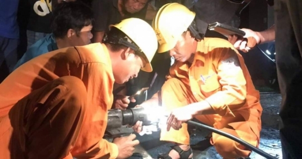 Điện lực Đà Nẵng khẩn trương sửa chữa lưới điện ngay sau bão số 9