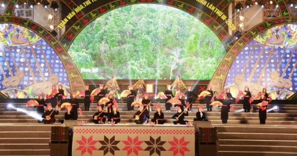 Quảng Ninh: Rực rỡ sắc màu Lễ Khai mạc Tuần Văn hóa, thể thao các dân tộc vùng Đông Bắc