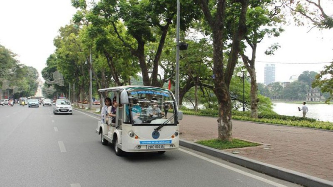 Xe điện du lịch tại Hà Nội.
