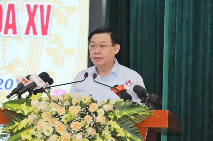 Chủ tịch Quốc hội Vương Đình Huệ phát biểu tại cuộc tiếp xúc cử tri