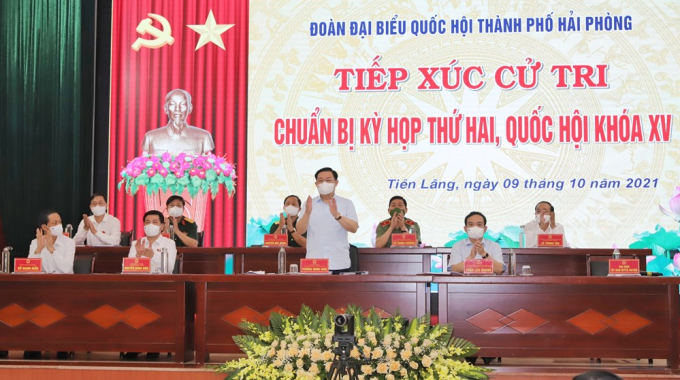 Chủ tịch Quốc hội Vương Đình Huệ tiếp xúc cử tri tại huyện Tiên Lãng.