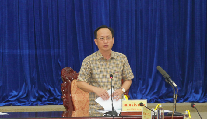 Ông Phạm Văn Thiều Chủ tịch UBND tỉnh phát biểu tại cuộc họp.
