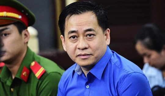 Cựu Phó tổng cục trưởng Tổng cục Tình báo Nguyễn Duy Linh chuẩn bị hầu tòa cùng Vũ 